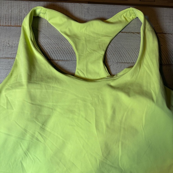 Old Navy Women’s PowerSoft Cropped Shelf-Bra Sports Bra Tank Top Size 4X (Plus) - Picture 4 of 15